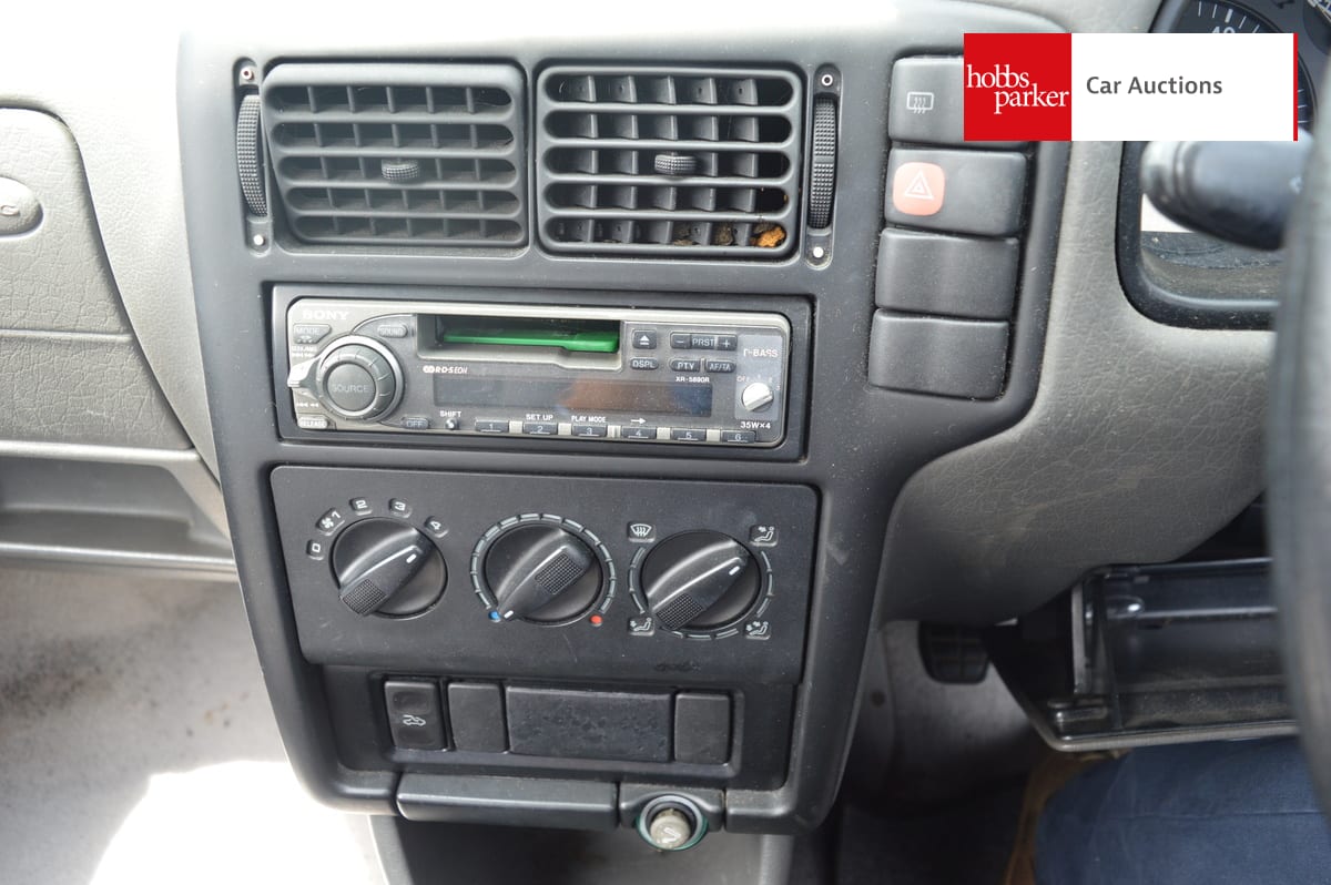VOLKSWAGEN POLO 1.0L image 15